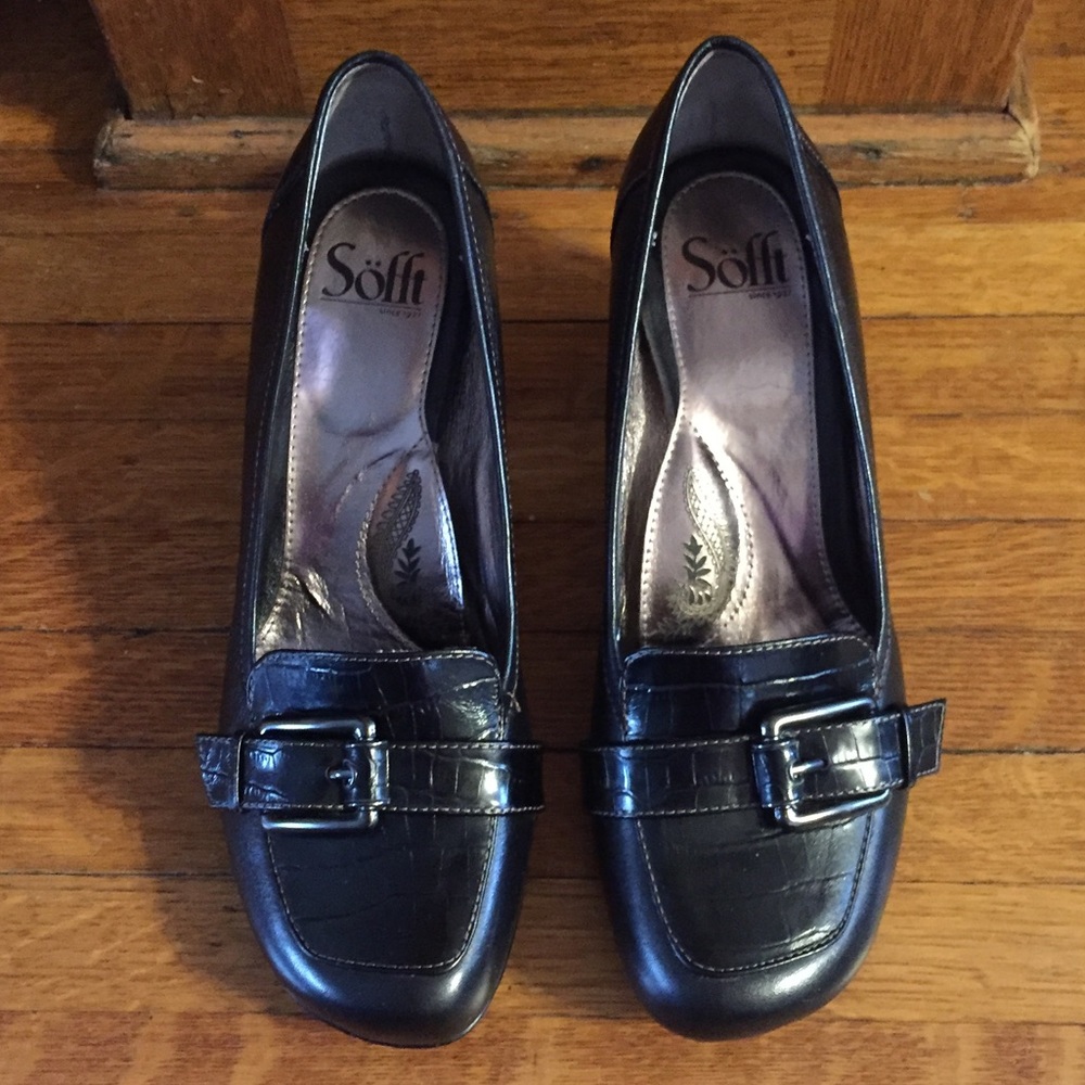 Sofft black heels with buckles size 9 1/2